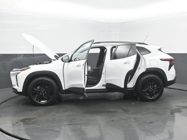 Used 2025 Chevrolet Trax ACTIV FWD image 53