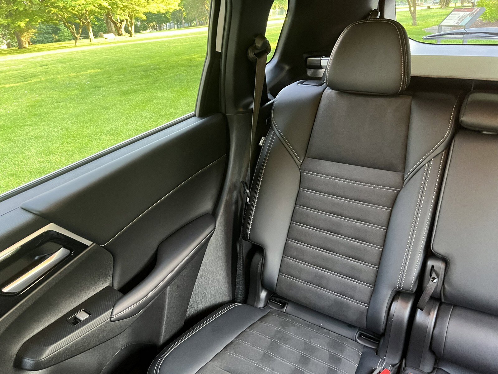 Used 2024 Mitsubishi Outlander SE Black Edition AWD/4WD image 17