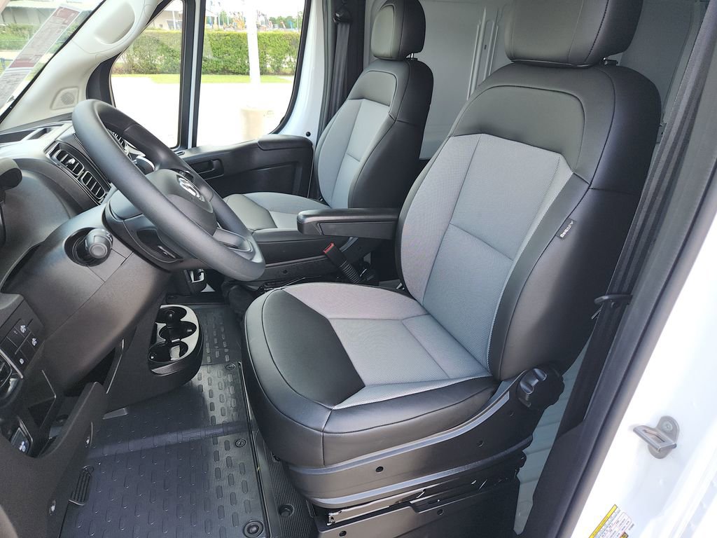 Used 2026 RAM ProMaster 2500 w/ Convenience Group FWD image 12