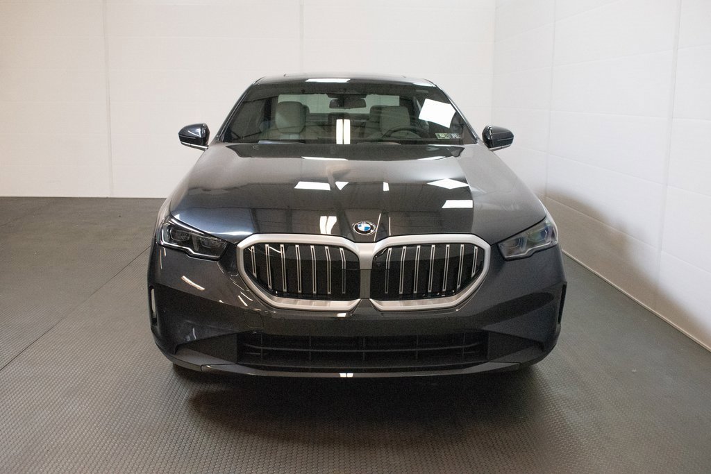 New 2026 BMW 530i xDrive w/ Premium Package image 2