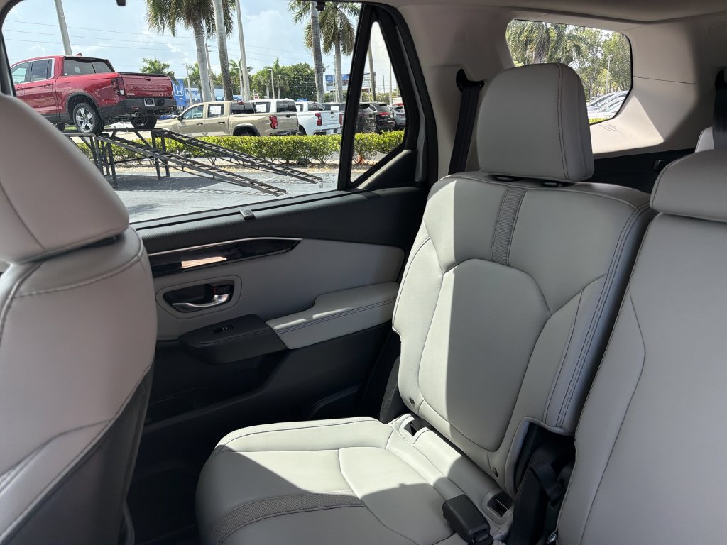 Certified 2023 Honda Pilot EX-L image 13