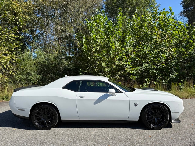Used 2022 Dodge Challenger R/T Scat Pack w/ Shaker Package image 5