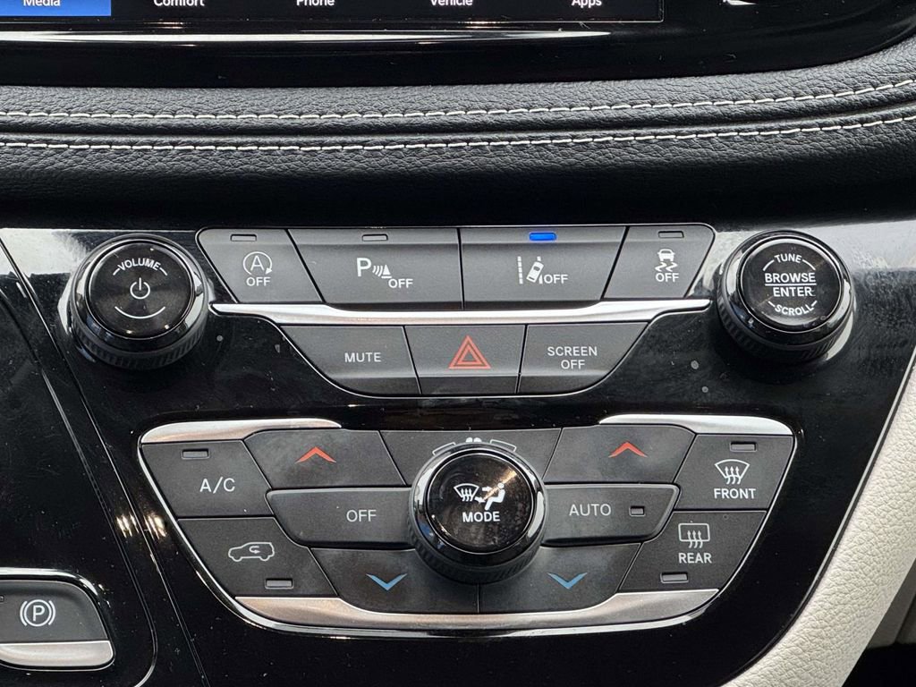 Used 2022 Chrysler Pacifica Touring-L AWD/4WD image 18