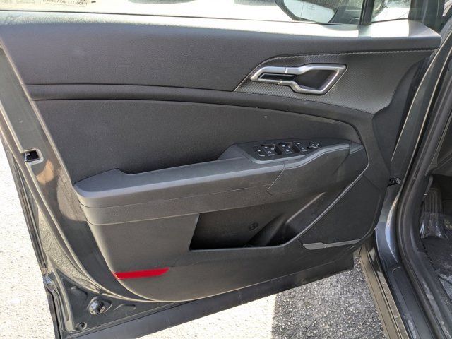 Used 2024 Kia Sportage LX image 11