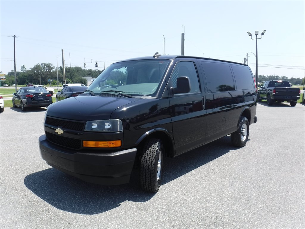 Used 2021 Chevrolet Express 2500 w/ Driver Convenience Package RWD image 19