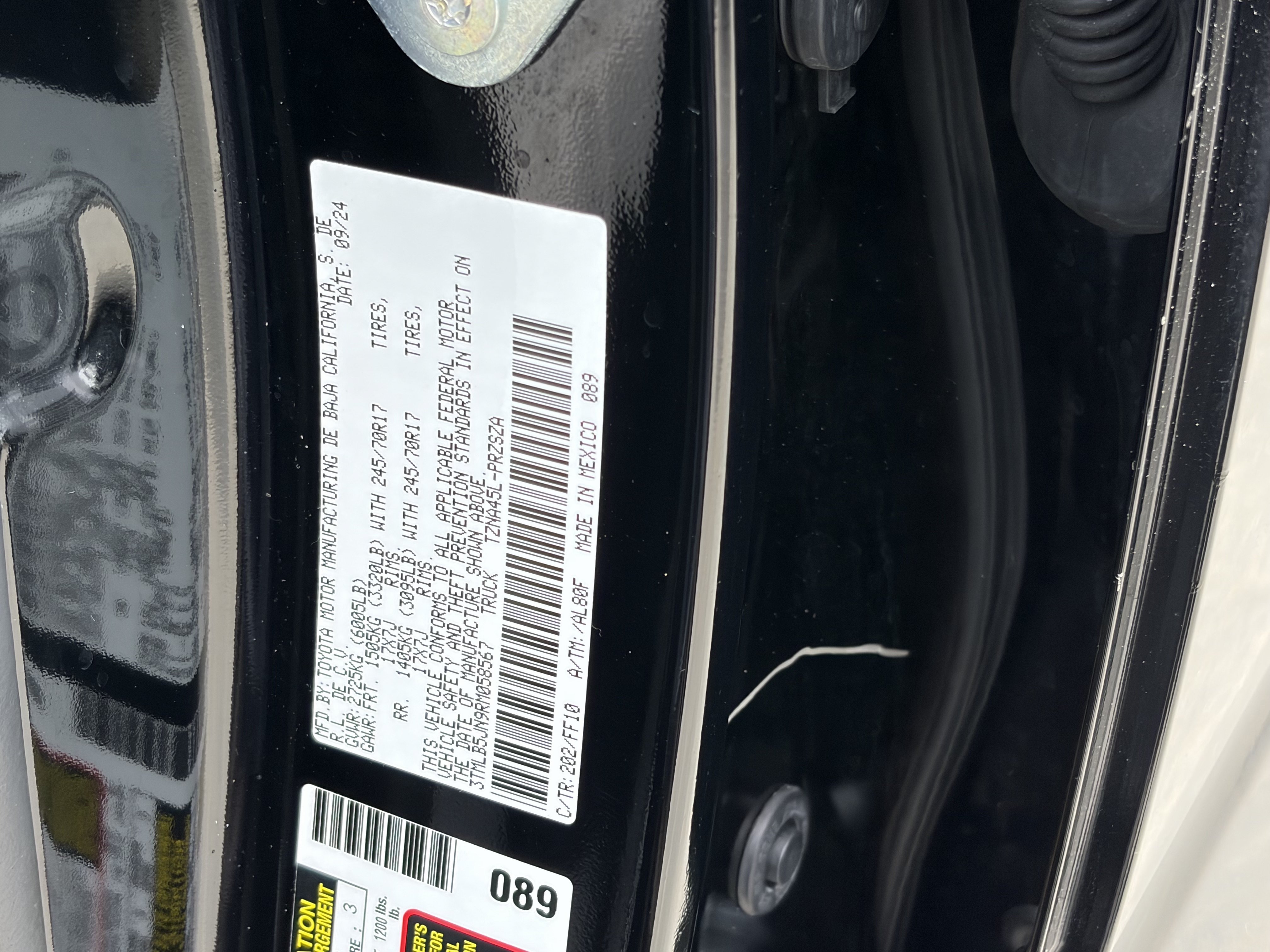 Certified 2024 Toyota Tacoma SR5 AWD/4WD image 31