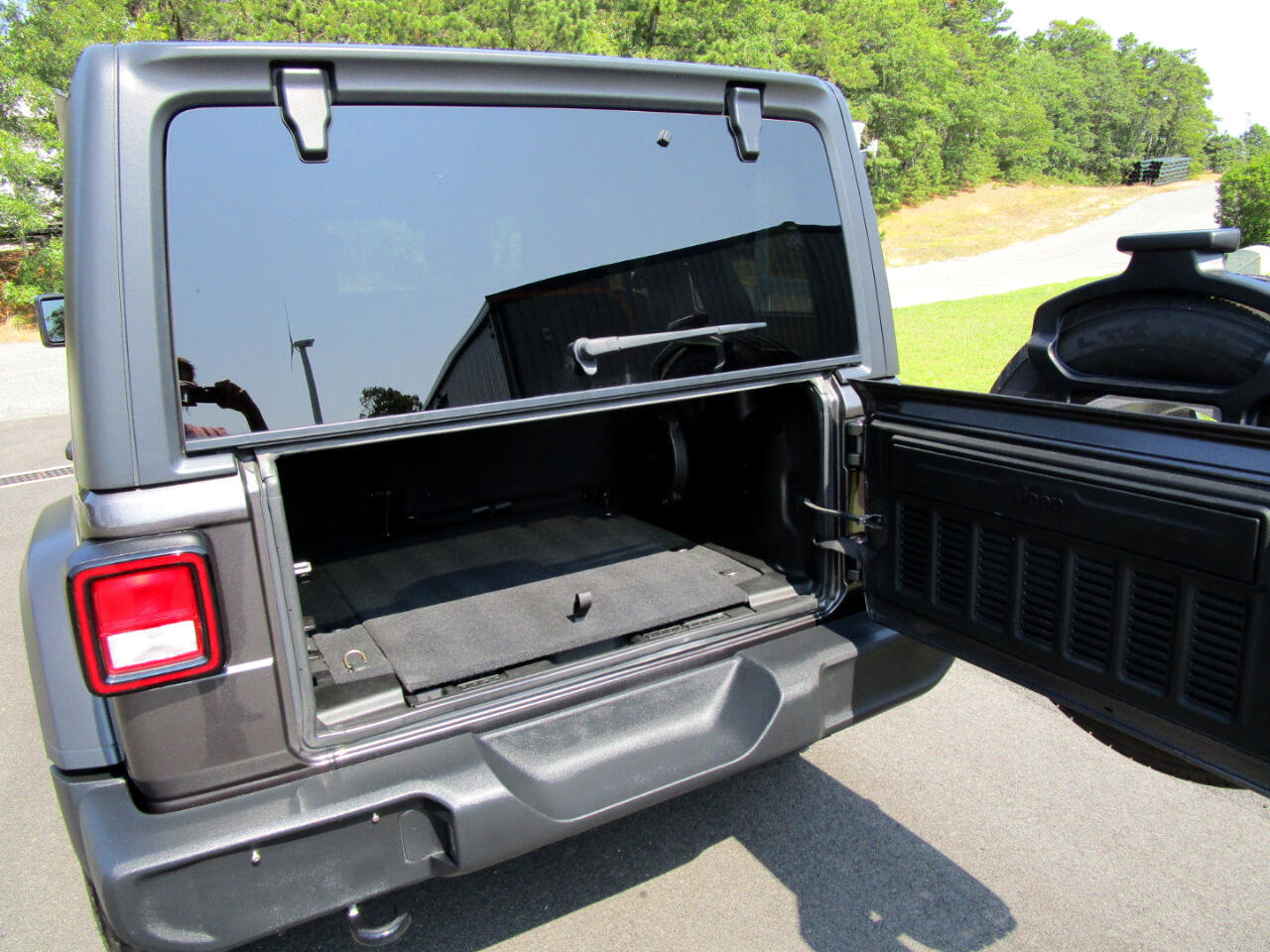 Used 2018 Jeep Wrangler Unlimited Sport S image 12