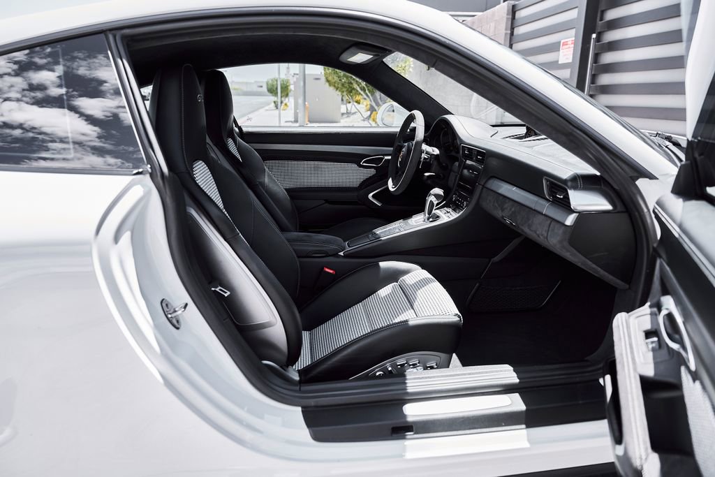 Used 2018 Porsche 911 GT3 RWD image 26