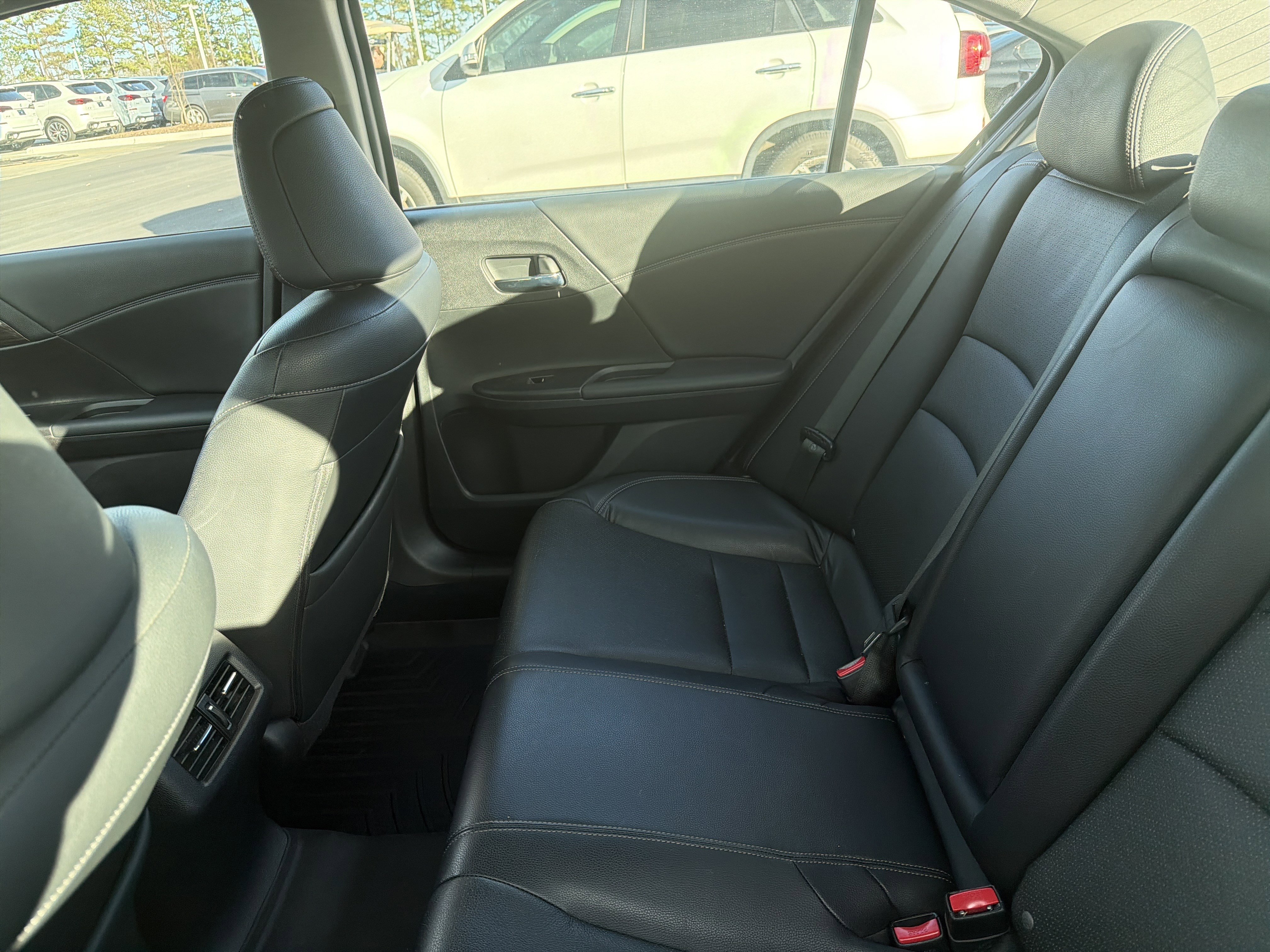 Used 2016 Honda Accord EX-L image 18