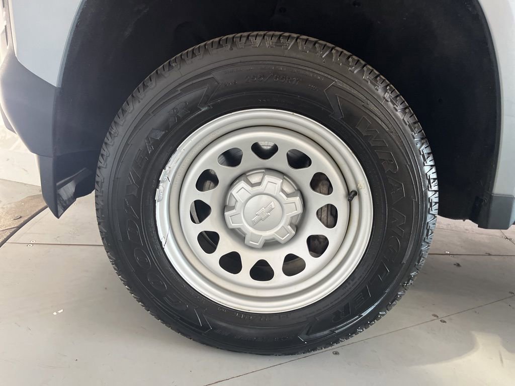 Used 2024 Chevrolet Colorado W/T image 13