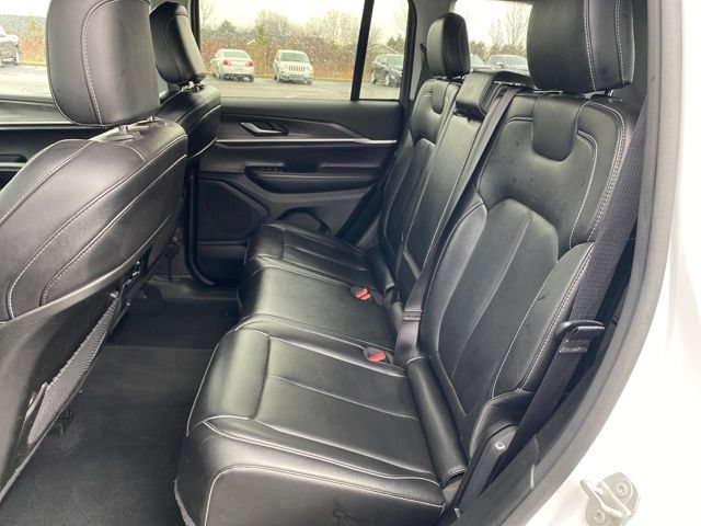 Used 2023 Jeep Grand Cherokee Limited AWD/4WD image 18