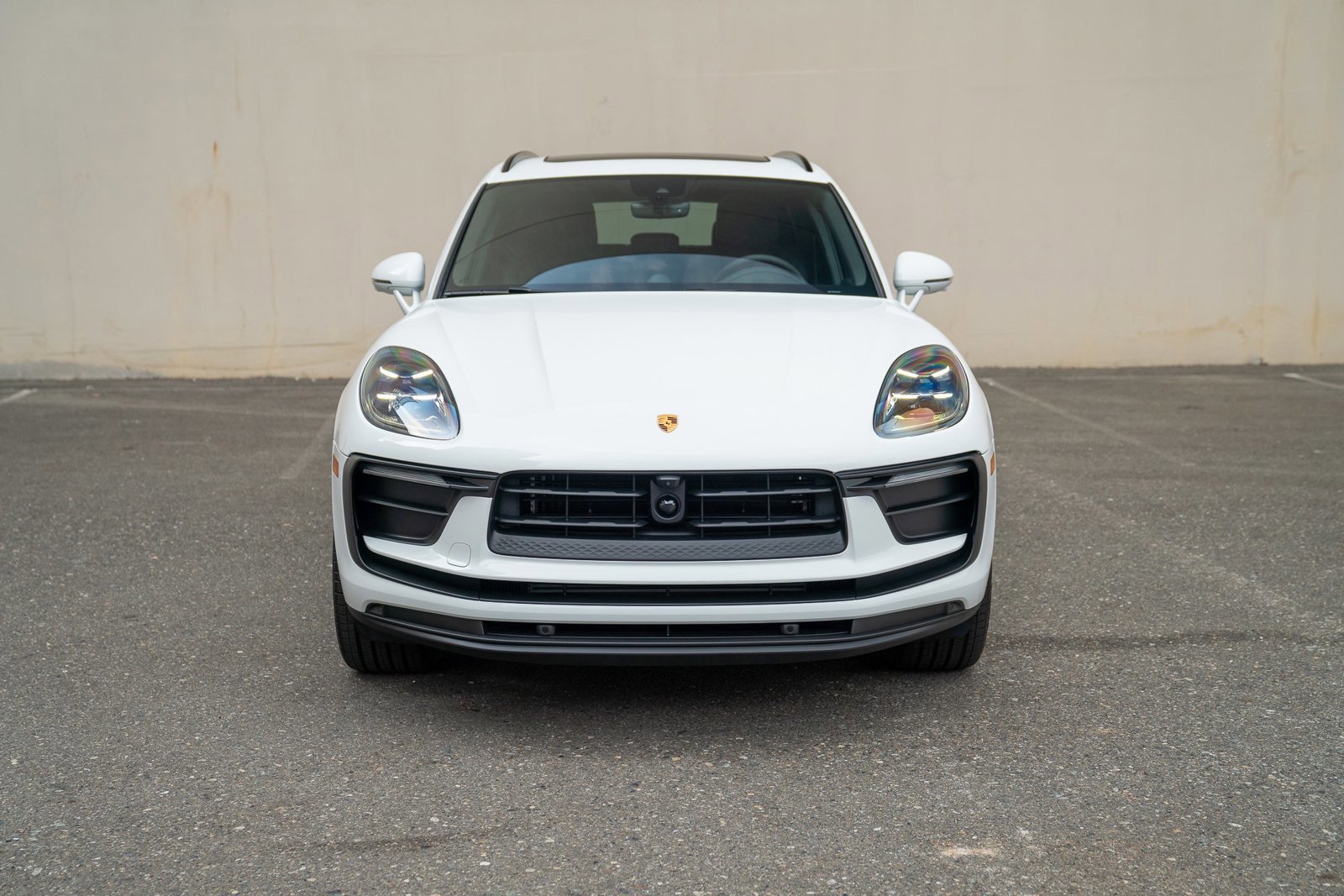 Certified 2025 Porsche Macan image 6