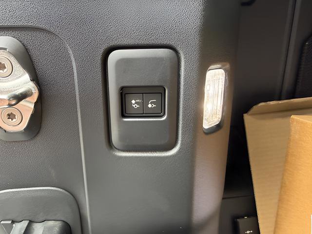 New 2026 Land Rover Defender 110 S AWD/4WD image 3