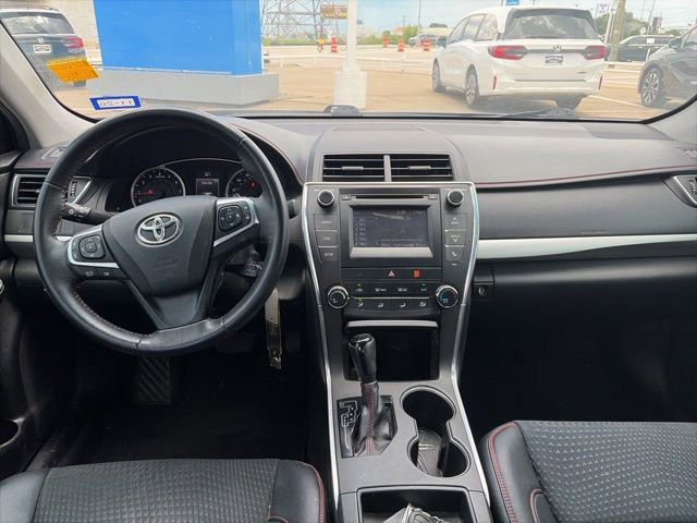 Used 2015 Toyota Camry SE FWD image 8