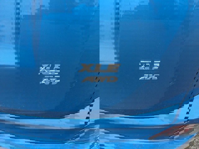 Used 2018 Toyota RAV4 XLE image 15