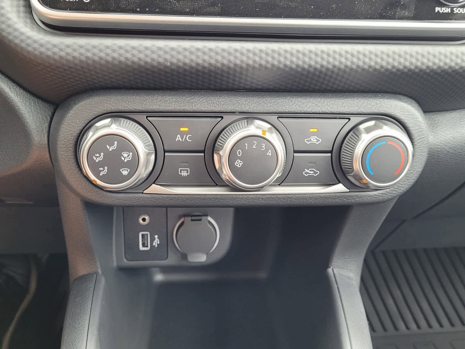 New 2025 Nissan Kicks Play S image 10