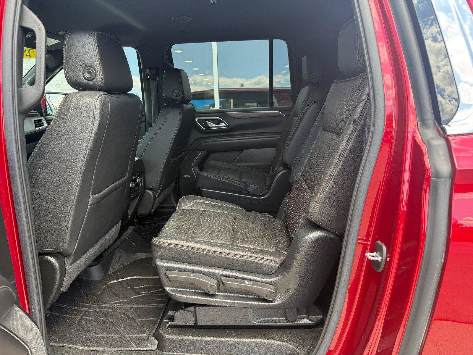 Used 2022 Chevrolet Suburban High Country AWD/4WD image 22