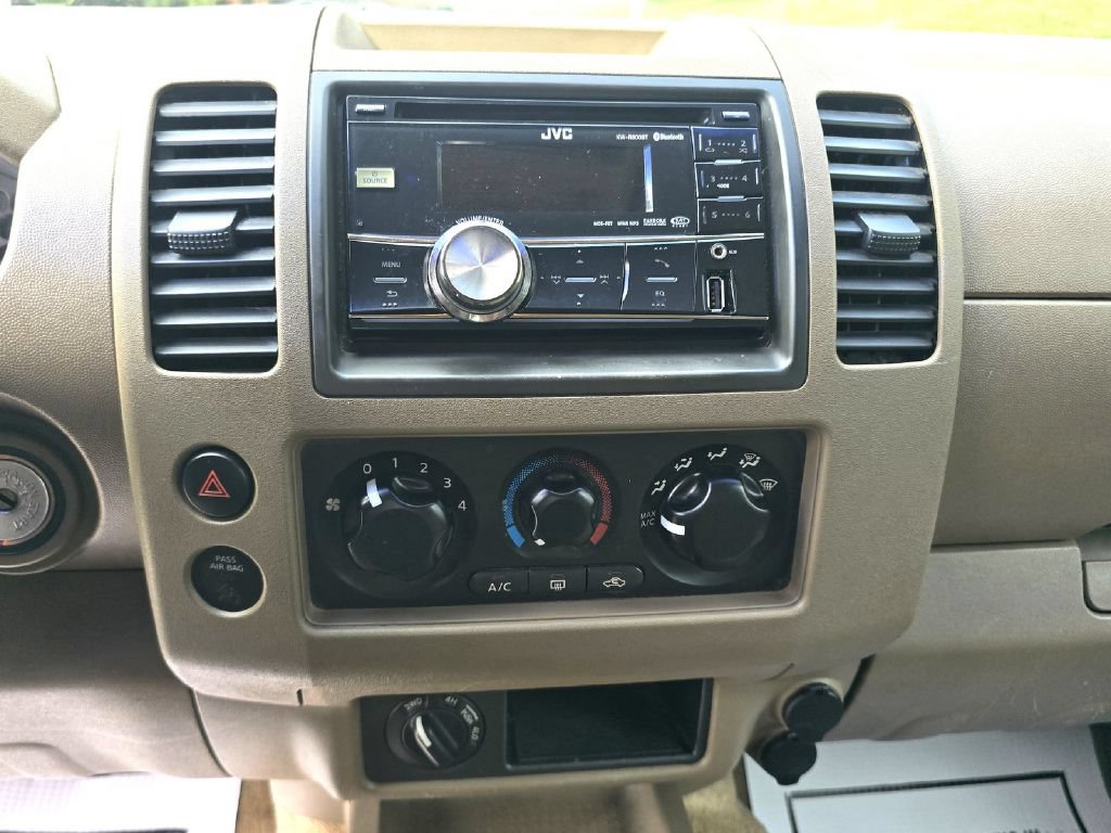 Used 2005 Nissan Frontier SE w/ (P01) Power Pkg AWD/4WD image 20