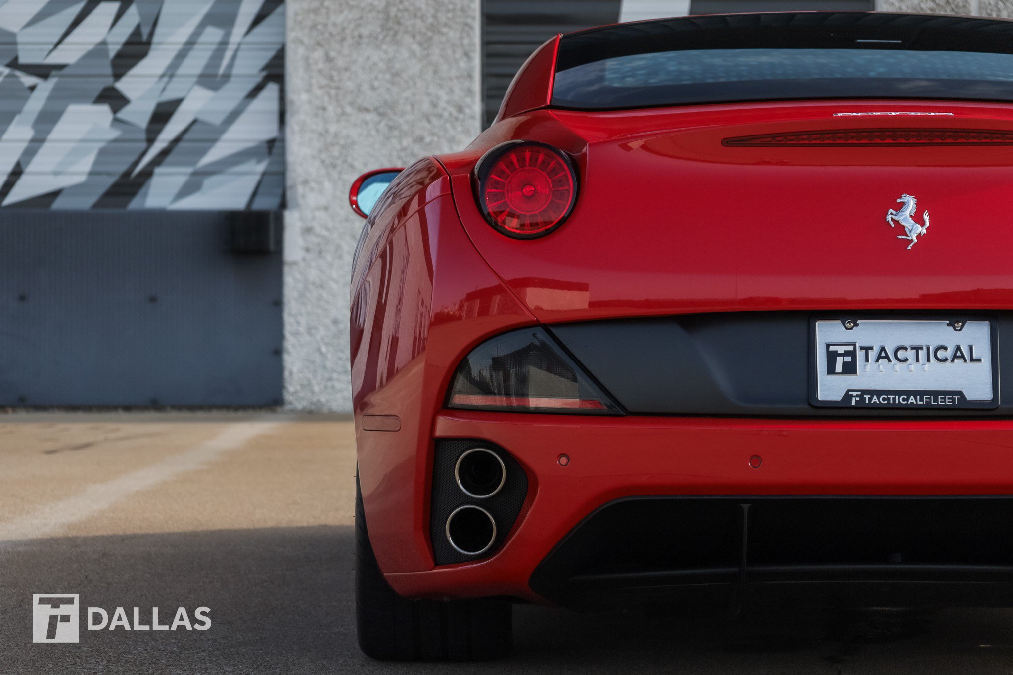 Used 2010 Ferrari California RWD image 14