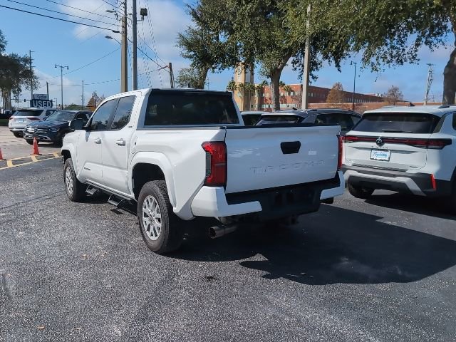 Used 2025 Toyota Tacoma SR5 image 4