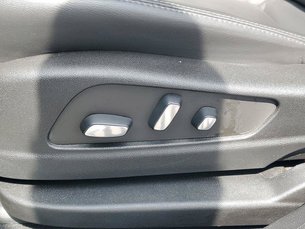 Used 2023 Cadillac XT5 Premium Luxury w/ LPO, Floor Liner Package FWD image 6