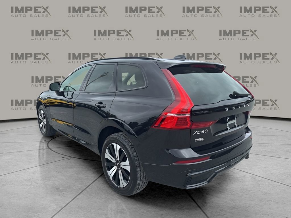 Used 2024 Volvo XC60 T8 Core AWD/4WD image 3