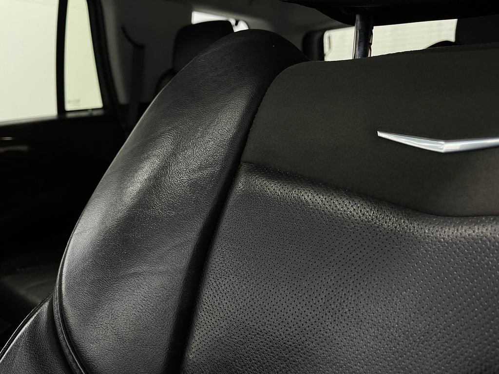 Used 2018 Cadillac Escalade Premium Luxury image 21