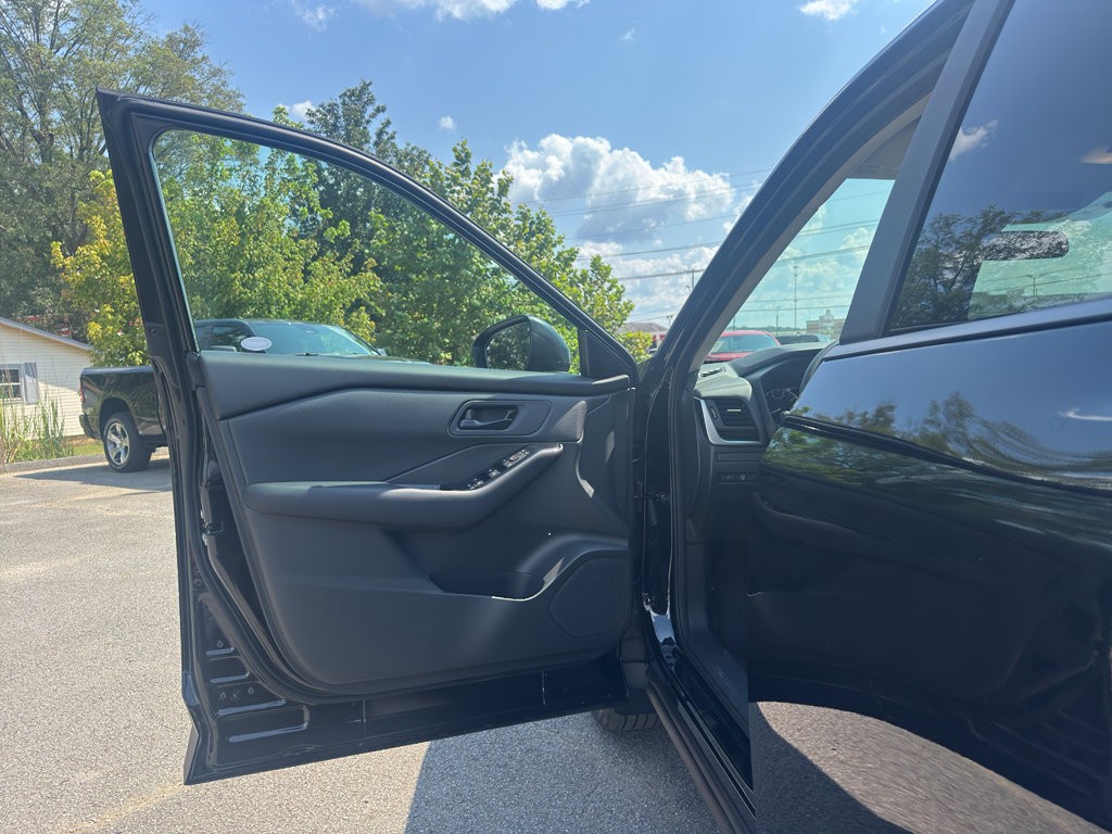 New 2026 Nissan Rogue S image 18