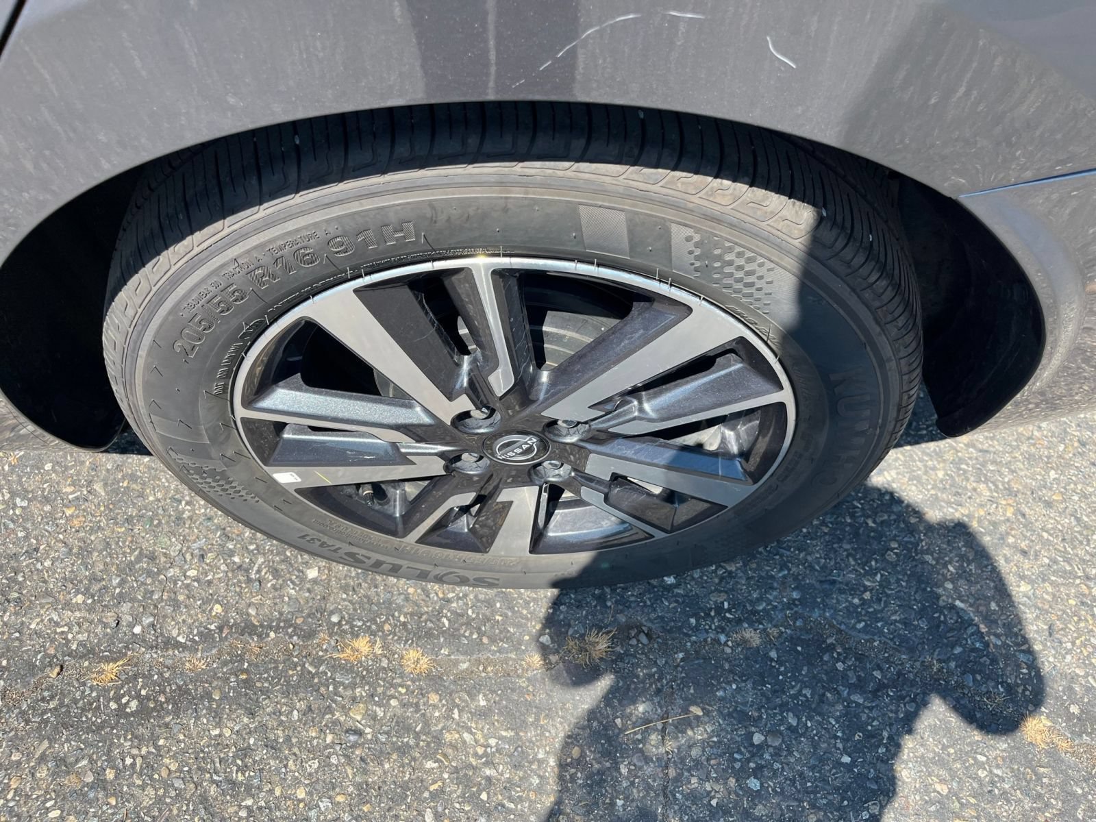 Used 2025 Nissan Versa SV FWD image 29