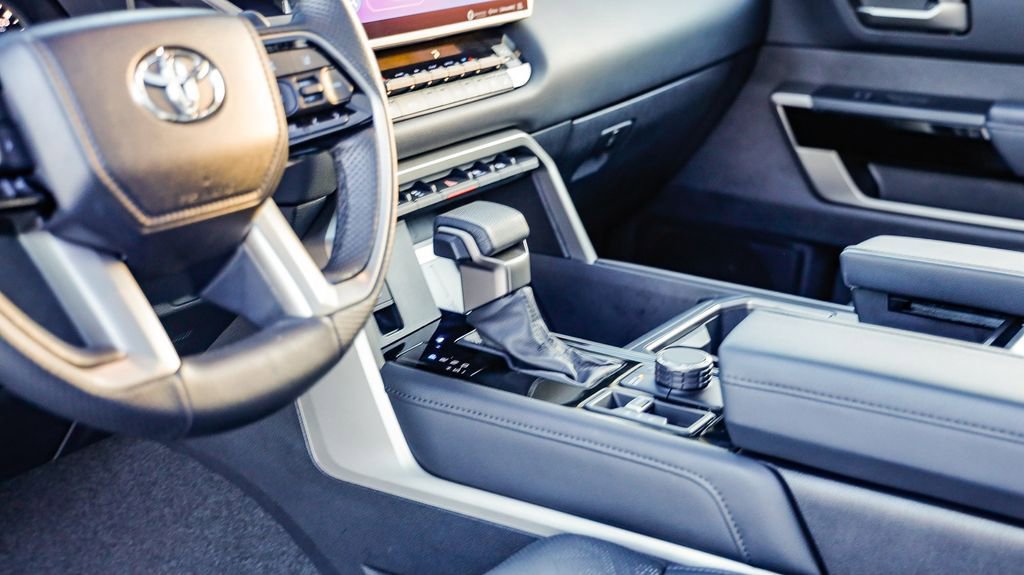 Used 2023 Toyota Tundra Limited image 24