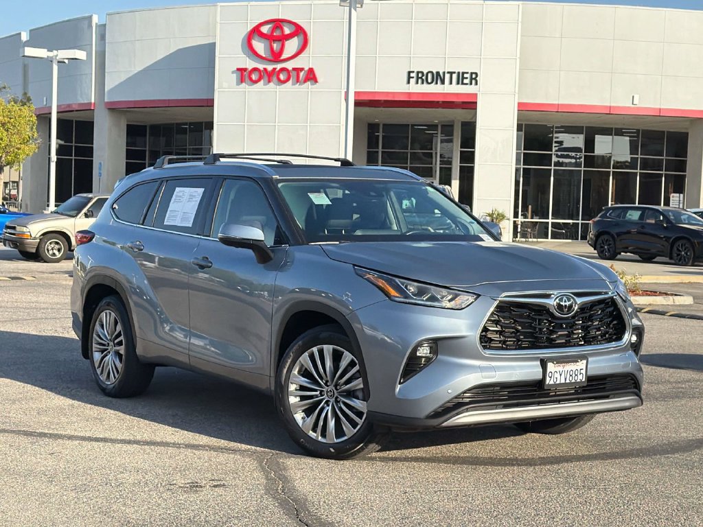Used 2023 Toyota Highlander Platinum