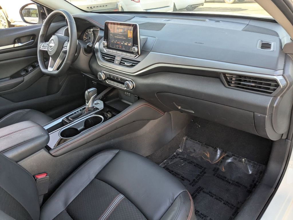 Used 2025 Nissan Altima 2.5 SR image 29