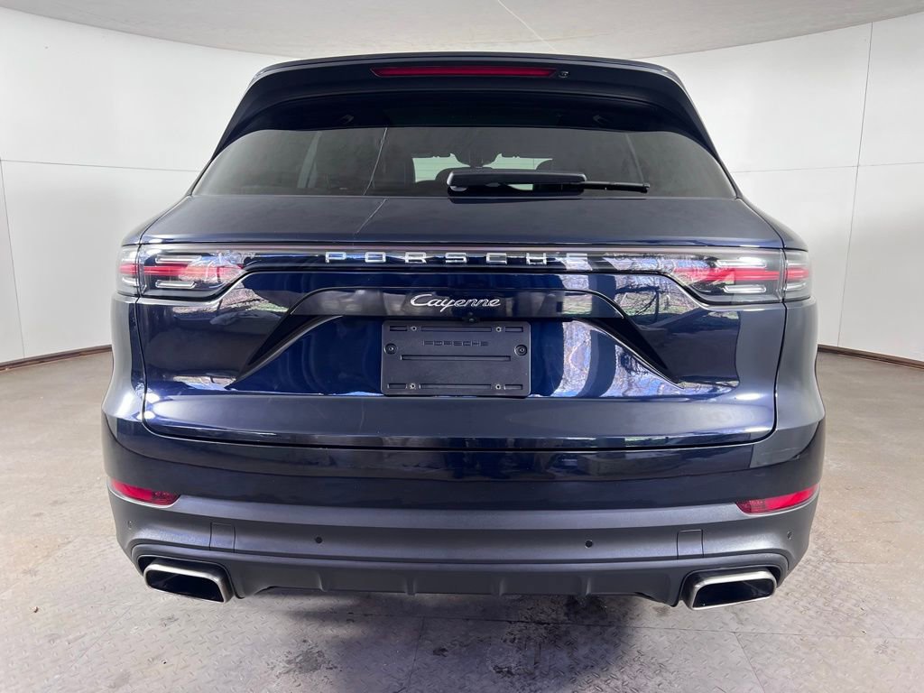 Certified 2023 Porsche Cayenne Platinum Edition image 6