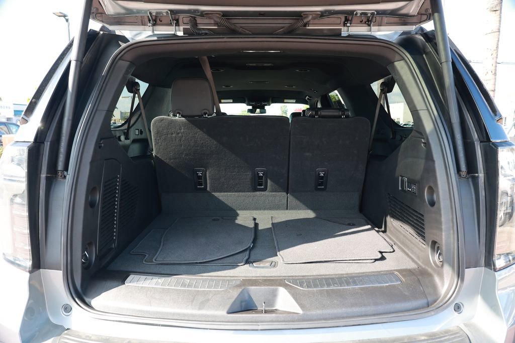 Used 2025 Chevrolet Suburban Premier image 33