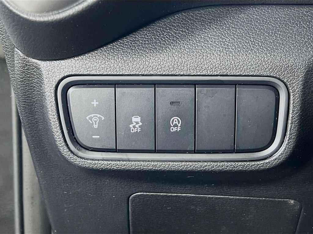 Certified 2023 Kia Soul LX w/ LX Technology Package FWD image 18