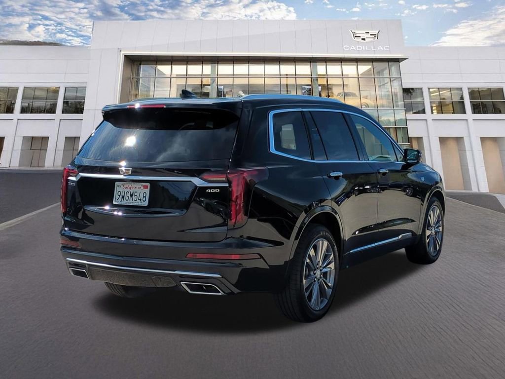 Used 2025 Cadillac XT6 Premium Luxury FWD image 5