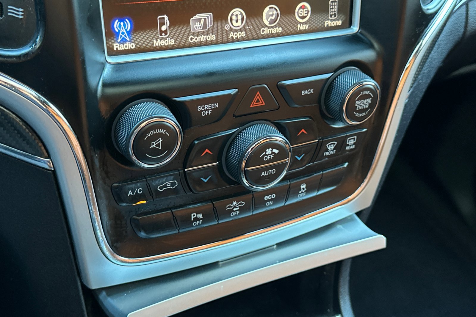 Used 2015 Jeep Grand Cherokee SRT w/ Trailer Tow Group IV image 30