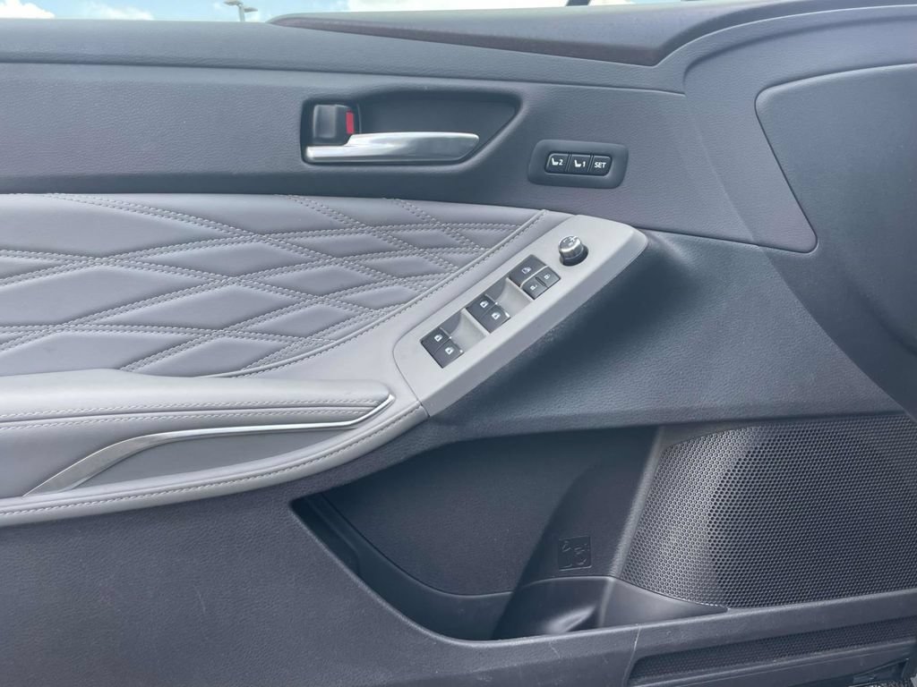 Used 2020 Toyota Avalon Limited w/ Advanced Safety Package FWD image 19