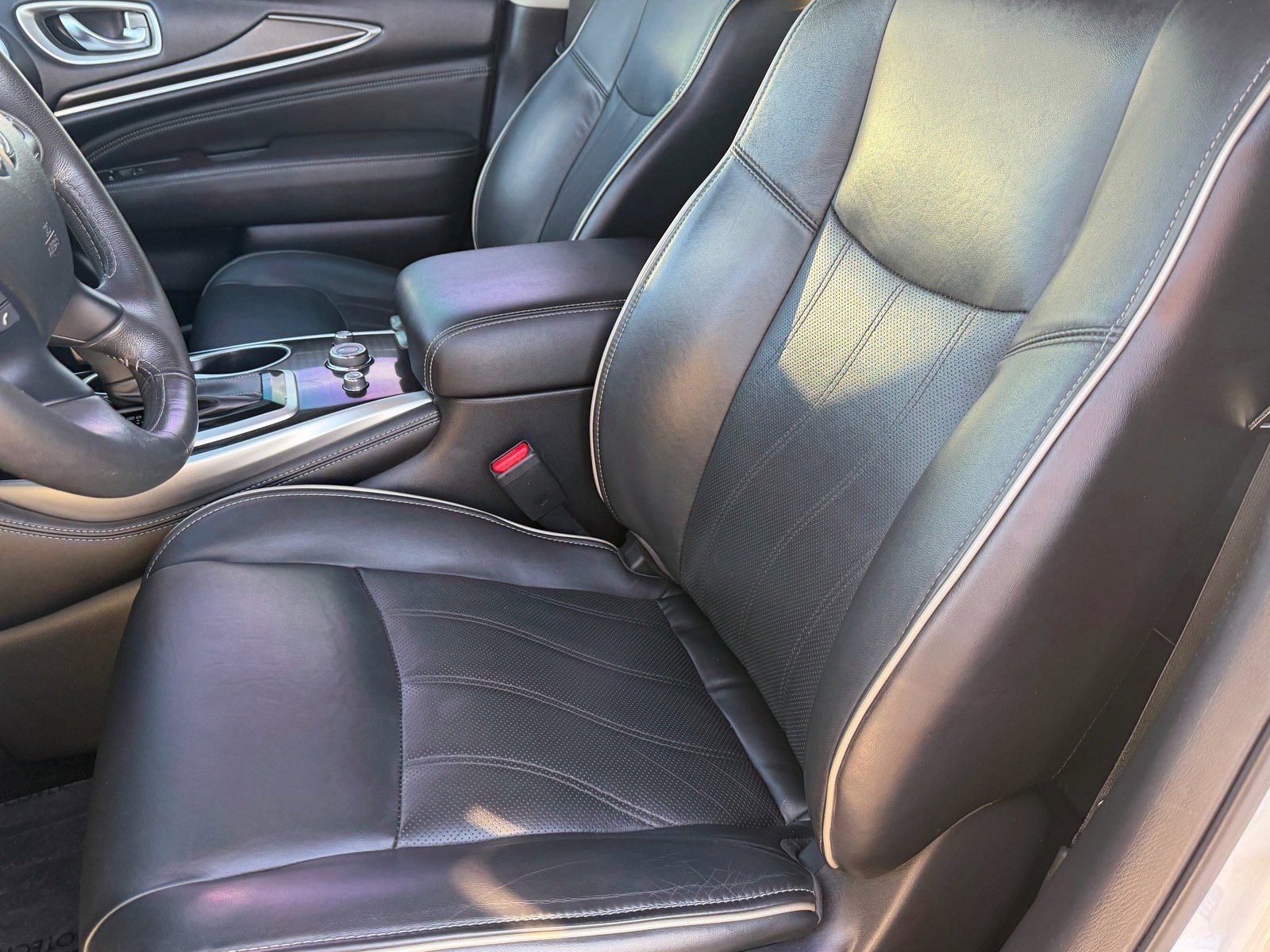 Used 2019 INFINITI QX60 Luxe w/ Essential Package image 22