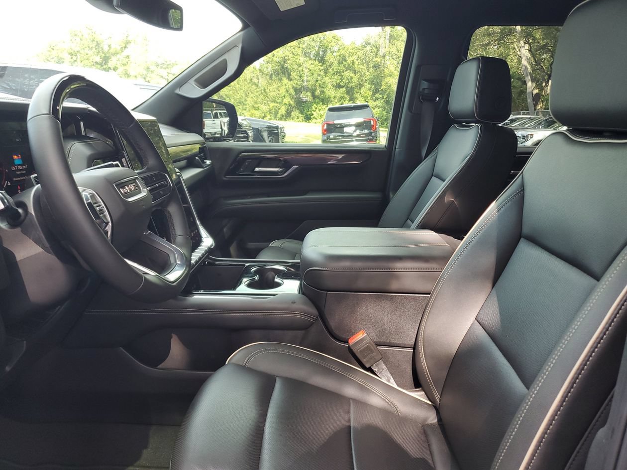 Used 2025 GMC Yukon XL Elevation RWD image 18