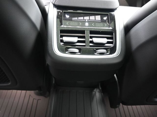 Used 2026 Volvo XC60 B5 Ultra w/ Protection Package Premier image 22
