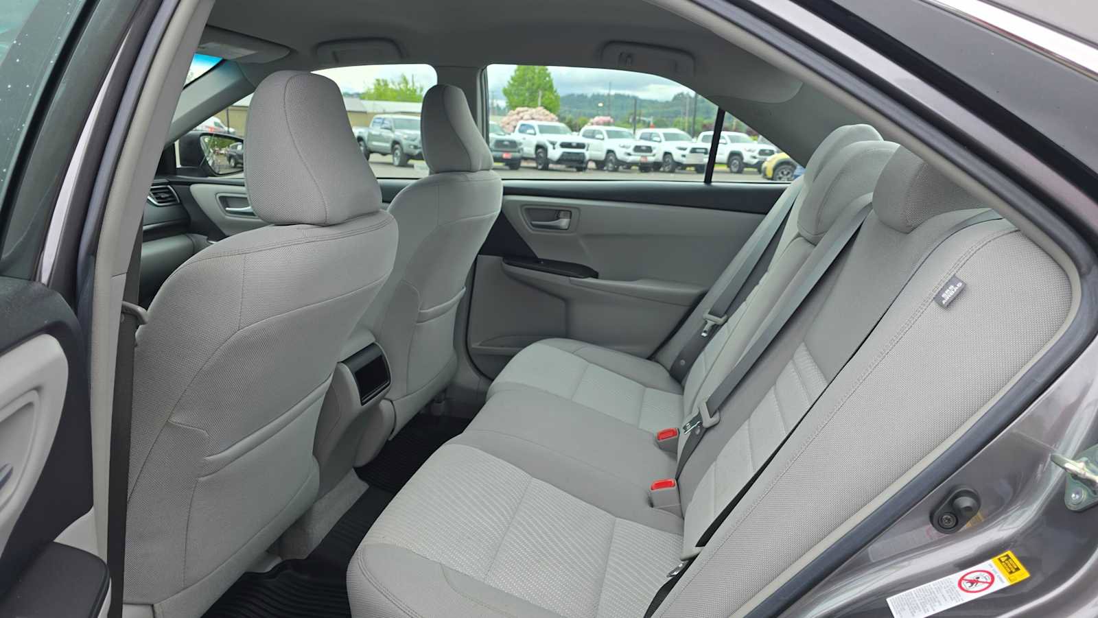 Used 2017 Toyota Camry LE FWD image 18