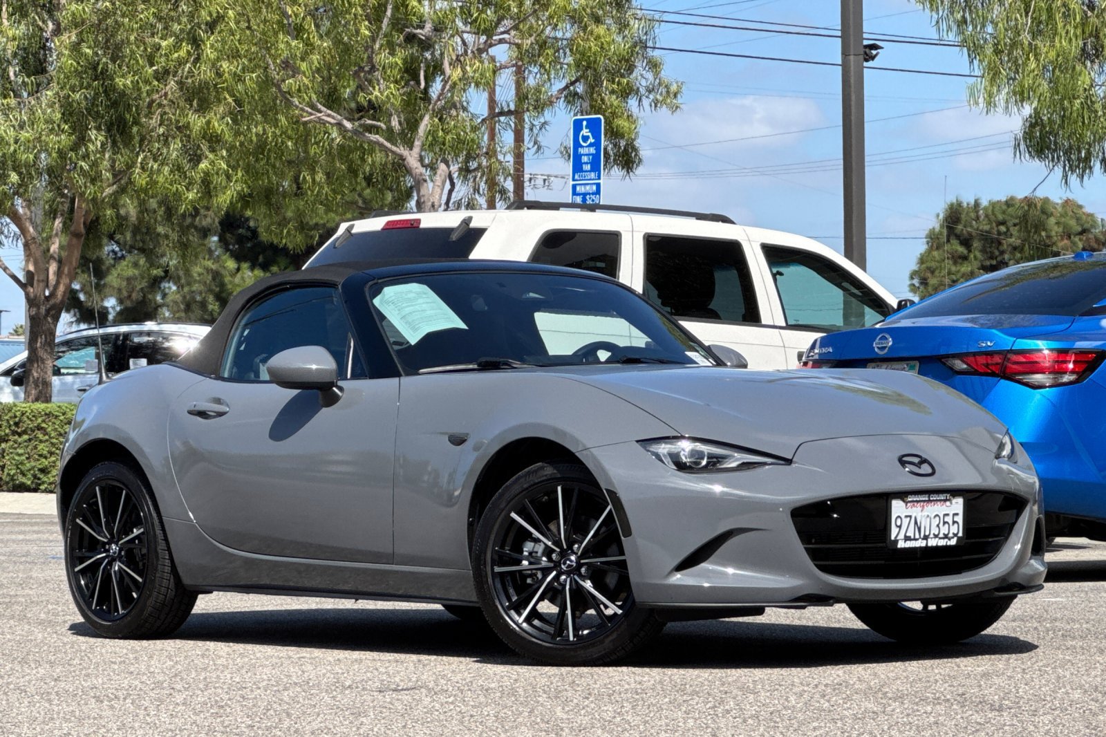 Used 2025 MAZDA MX-5 Miata Grand Touring RWD image 10
