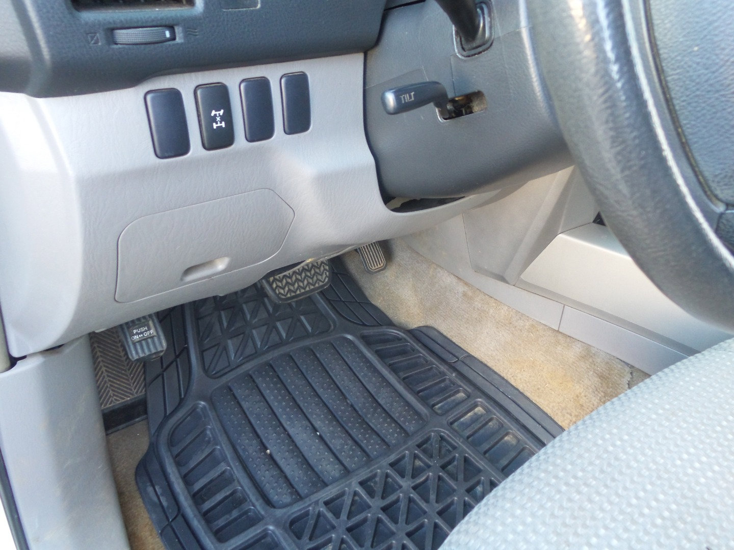 Used 2005 Toyota 4Runner SR5 AWD/4WD image 58