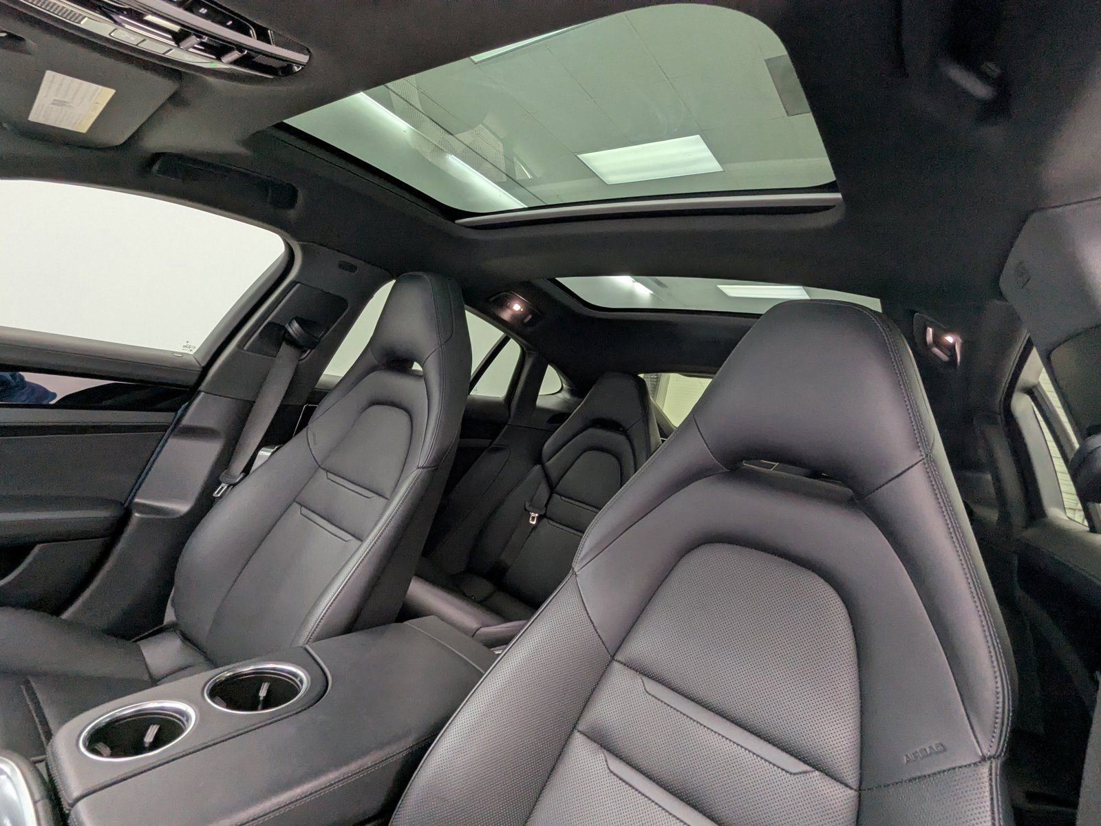 Certified 2023 Porsche Panamera image 7