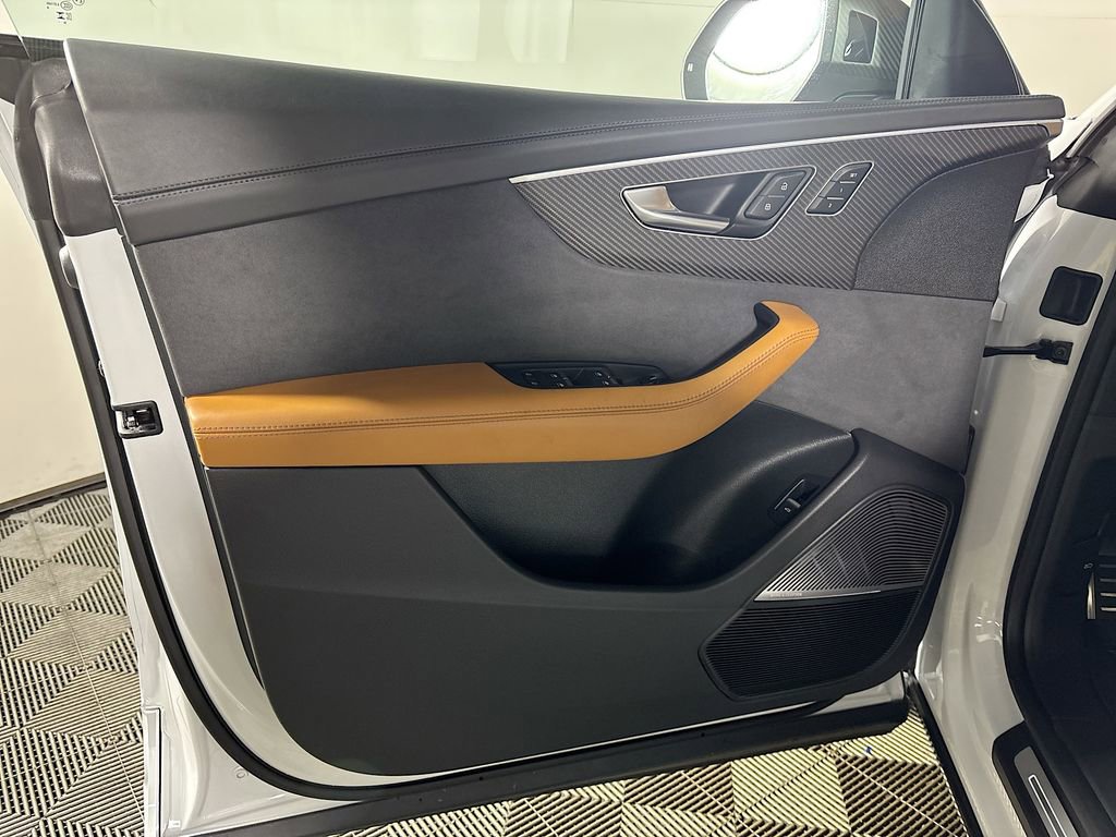 Used 2025 Audi RS Q8 performance image 10