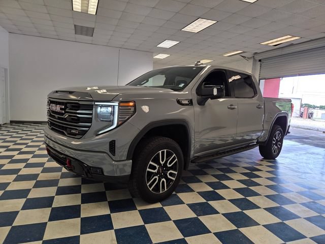 Used 2024 GMC Sierra 1500 AT4 w/ Technology Package AWD/4WD image 3