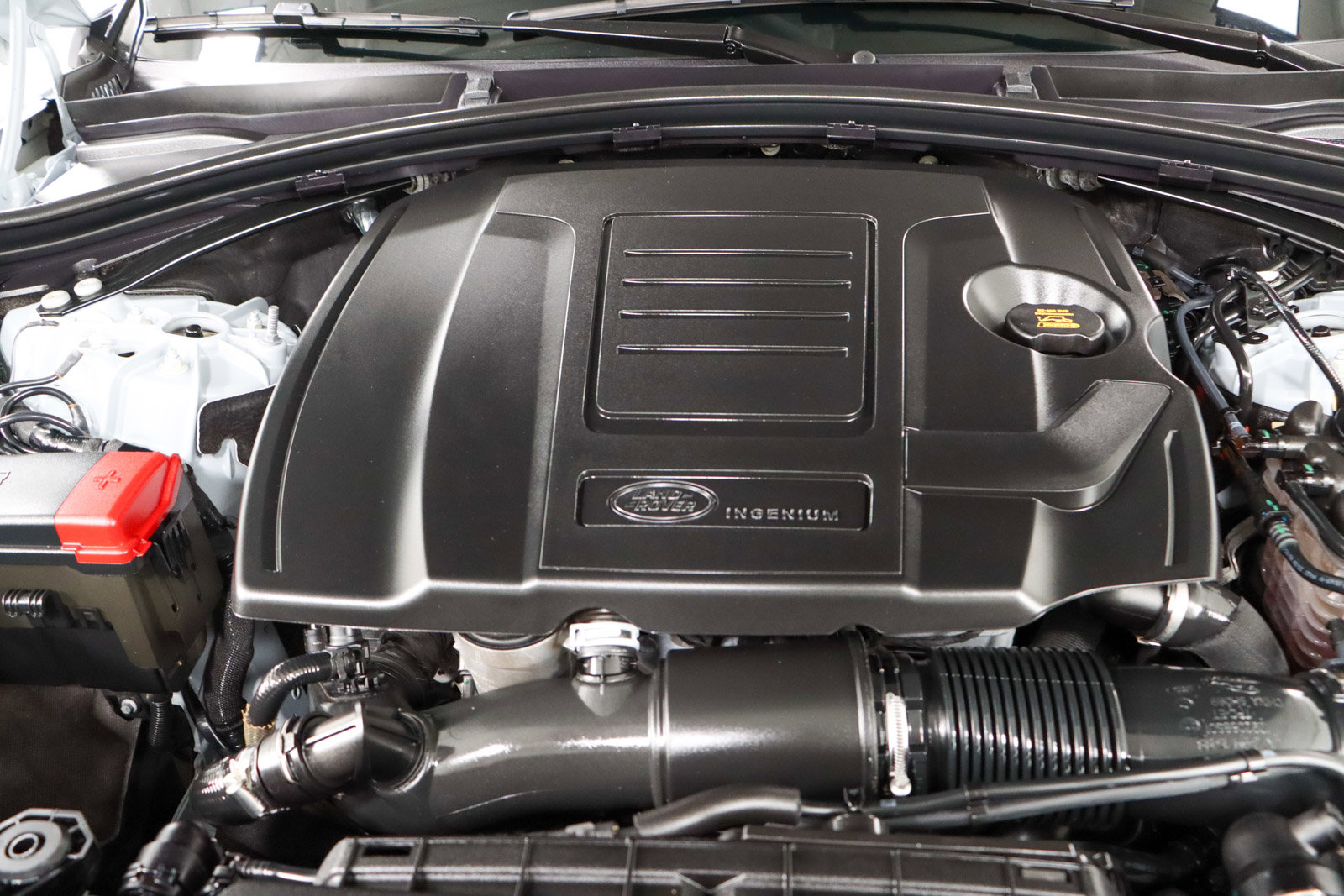 Used 2024 Land Rover Range Rover Velar Dynamic SE image 30