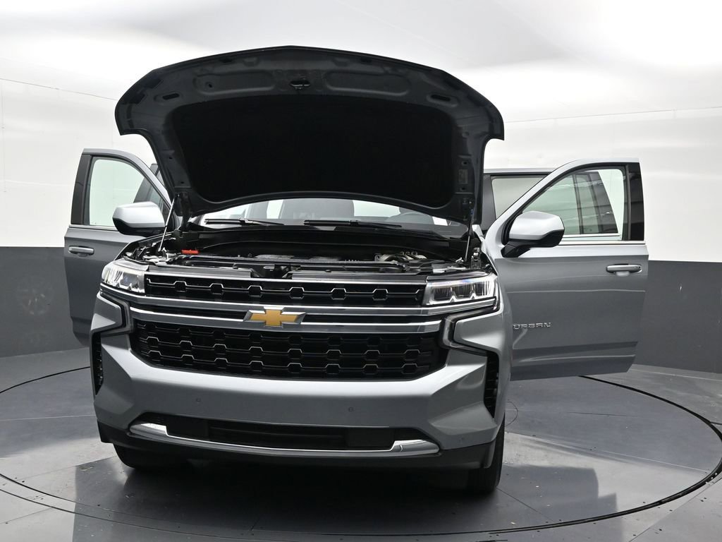 Used 2023 Chevrolet Suburban LS image 37
