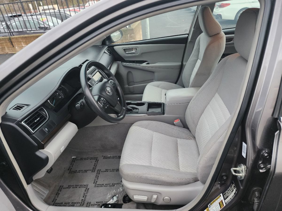 Used 2015 Toyota Camry LE image 8